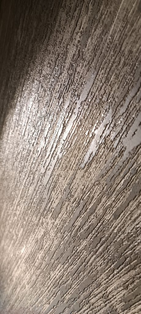 Strukturierte Oberfläche in neutralen Farben
